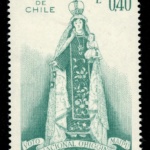 Sello Postal con la Imagen de la Virgen del Carmen que se venera en el Templo Votivo de Maipú, emitido por Correos de Chile el año 1970