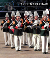Banda Musical del Ejército de Colombia y sus coloridos uniformes.