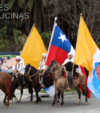 Las Banderas de Chile y del Vaticano, son los emblemas que predominan en las procesiones de Cuasimodo.