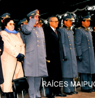El Brigadier General Sergio Moreno Saravia, fue la autoridad militar que presidió el desfile de honor, de la llegada de Escuela a Maipú.