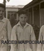 Alumnos de Educación Primaria de la Escuela Parroquial Nº 325 Carolina Llona de Cuevas, de Maipú, en las décadas de 1960 y 1970 (25)