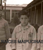 Alumnos de Educación Primaria de la Escuela Parroquial Nº 325 Carolina Llona de Cuevas, de Maipú, en las décadas de 1960 y 1970 (28)