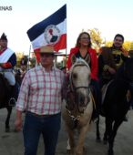 Alcaldesa de Maipú, Sra. Kathy Barriga, llega al lugar de la ceremonia montada a caballo (4)