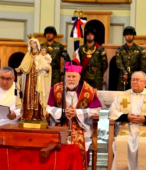 Las imágenes de la Virgen del Carmen peregrinaron desde Arica y Punta Arenas hacia Santiago, pasando por los diferentes cuarteles y reparticiones del Ejército (1)